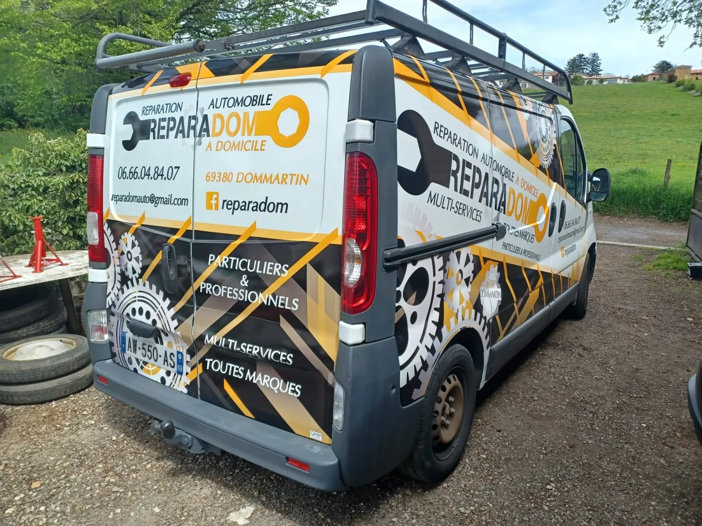 Véhicule d’intervention Reparadom à Dommartin